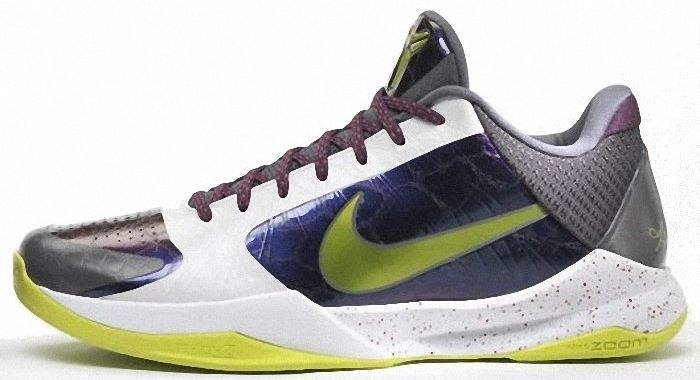 Kobe Bryant basketball shoes pictures: Nike Zoom Kobe V 5 Chaos Edition in colors black, white and gold