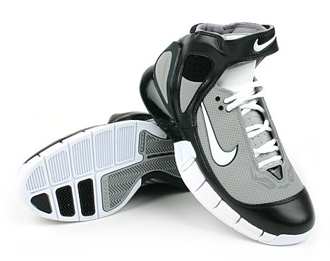 Kobe Bryant basketball shoes picture: Nike Air Zoom Huarache 2K5 black, grey and white