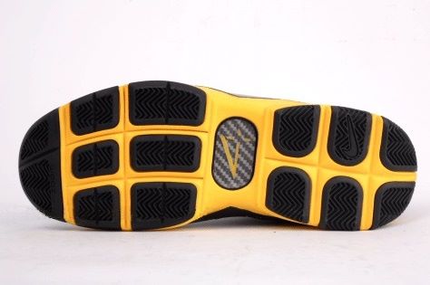 Kobe Bryant basketball shoes pictures: Nike Zoom Kobe II (2) black and yellow picture 3