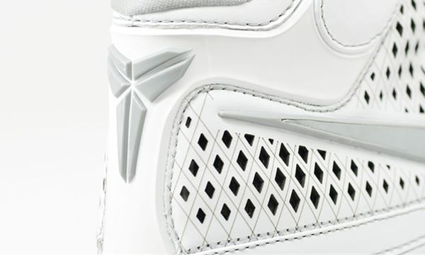Kobe Bryant basketball shoes pictures: Nike Zoom Kobe II (2) white and grey picture 8