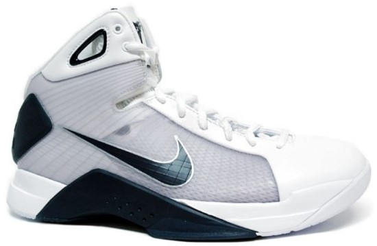 Kobe Bryant basketball shoes pictures: Nike Hyperdunk Kobe Bryant PE Olympics Edition in colors black and white