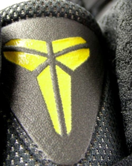 Kobe Bryant basketball shoes pictures: Nike Zoom Kobe III 3 Black Mamba in colors black, white and varsity yellow