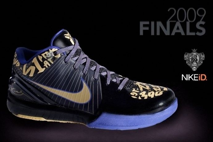 Kobe Bryant basketball shoes pictures: Nike Zoom Kobe IV 4 61 Points 2009 NBA Finals Edition in colors black, purple and gold, picture 08