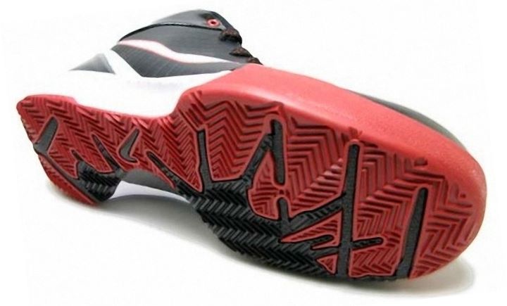 Kobe Bryant basketball shoes pictures: Nike Zoom Kobe IV 4 Black and Red Edition in colors black, red and white, picture 03