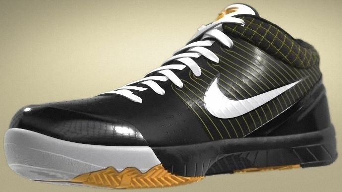 Kobe Bryant basketball shoes pictures: Nike Zoom Kobe IV 4 Black and White Edition in colors black, white and gold, picture 03