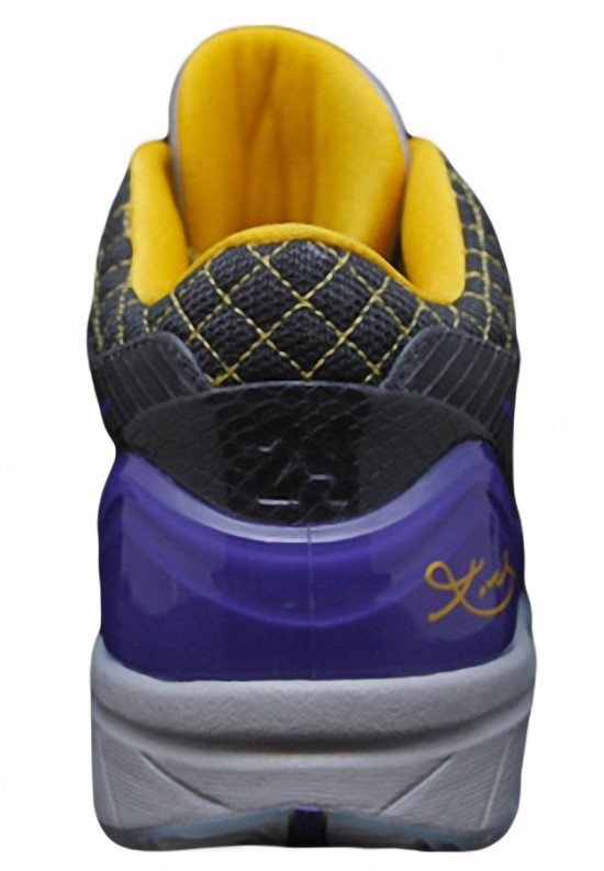 Kobe Bryant basketball shoes pictures: Nike Zoom Kobe IV 4 Lakers Edition in colors black, purple and gold