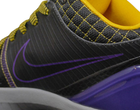 Kobe Bryant basketball shoes pictures: Nike Zoom Kobe IV 4 Lakers Edition in colors black, purple and gold