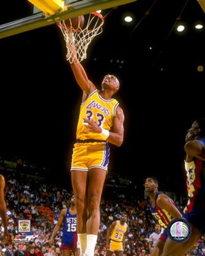 Lakers Players Picture: Kareem Abdul-Jabbar dunking the ball.