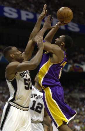 Lakers Playoffs 2002 Kobe Bryant picture