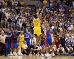 click for Lakers NBA Finals pictures (LA Daily News), (Kobe Bryant three point shot, Richard Hamilton)