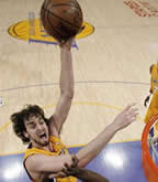 click for Lakers 2008 Playoff pictures (LA Daily News), First Round Game 1
