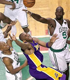 click for Lakers 2010 Playoff pictures (LA Daily News), NBA Finals vs. Boston Celtics Game 4